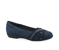 Women's Cliffs by White Mountain Chic Flats