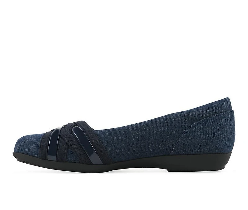 Women's Cliffs by White Mountain Chic Flats