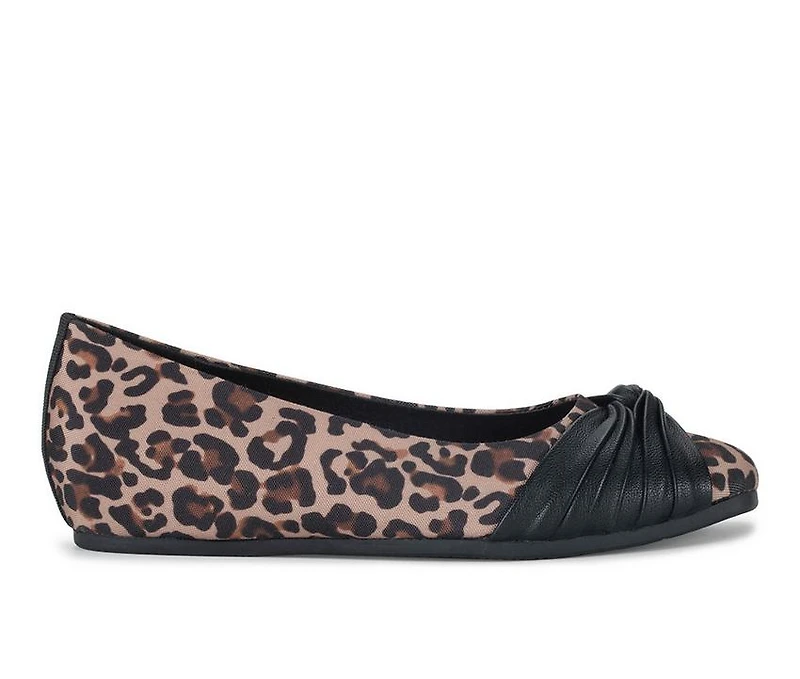 Women's Baretraps Chainey Flats