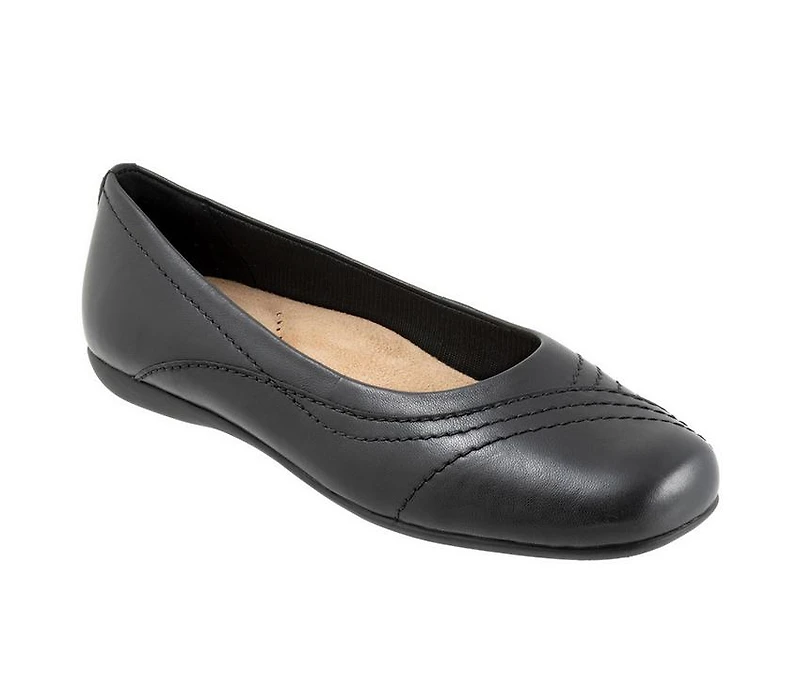 Women's Trotters Sasha Flats