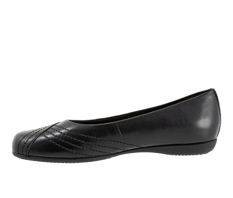 Women's Trotters Sasha Flats