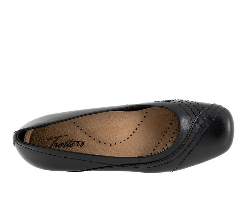 Women's Trotters Sasha Flats