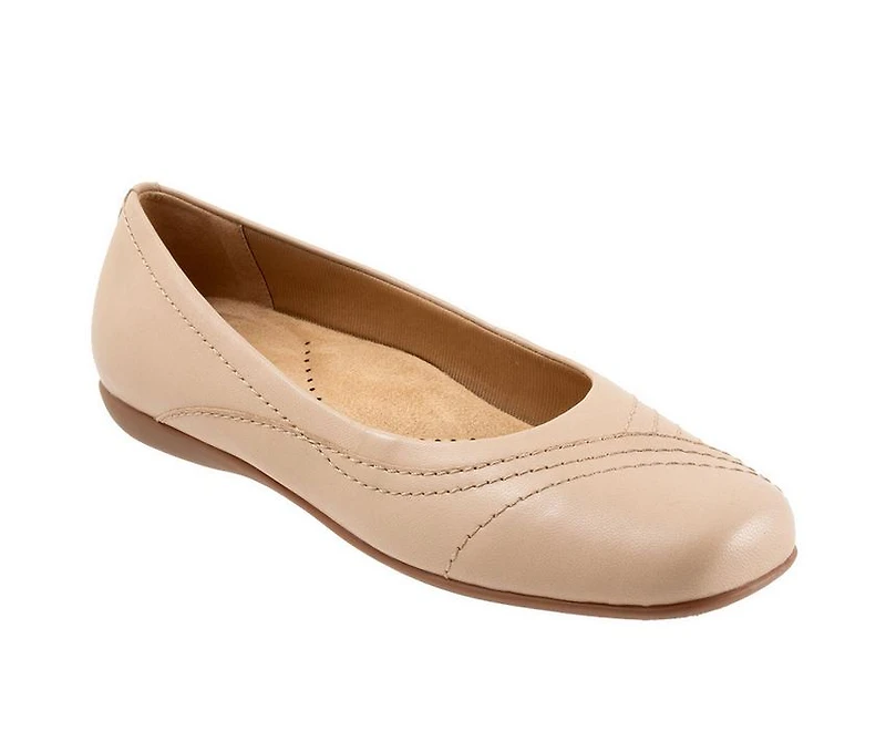 Women's Trotters Sasha Flats