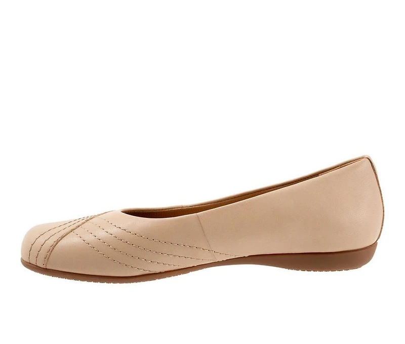 Women's Trotters Sasha Flats