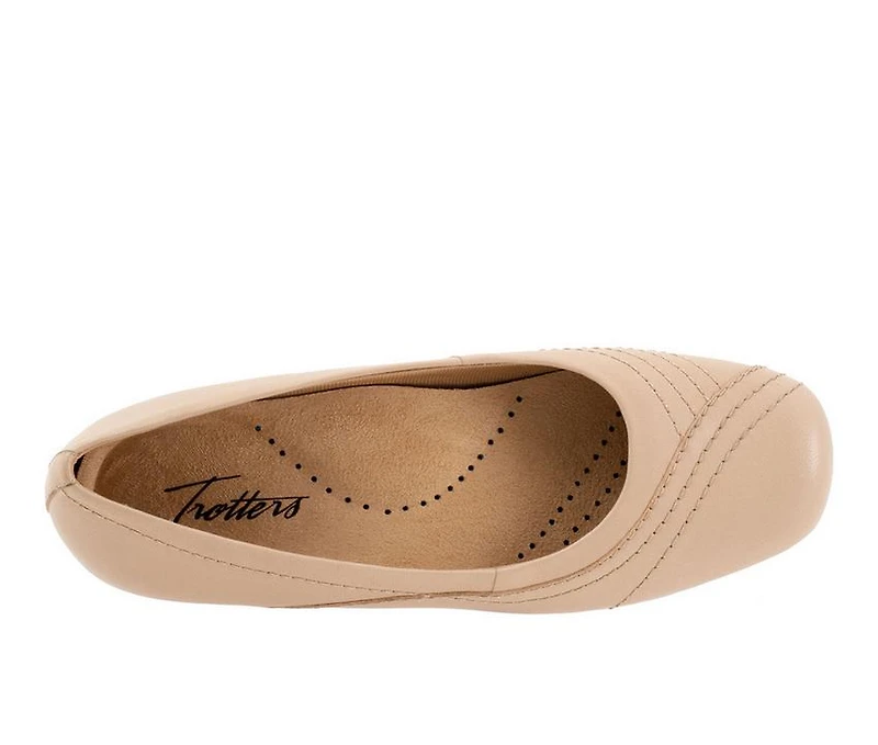 Women's Trotters Sasha Flats