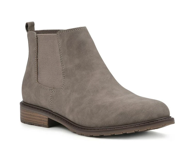 Women's White Mountain Caching Chelsea Booties