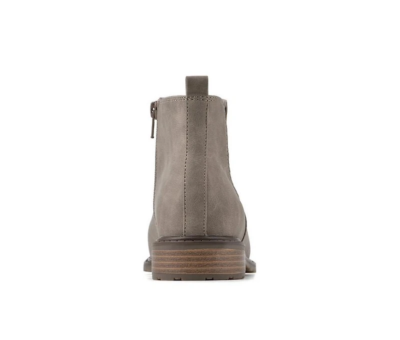 Women's White Mountain Caching Chelsea Booties