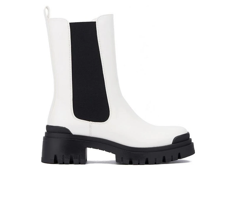 Women's New York and Company Lola Chelsea Boots
