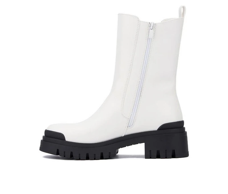 Women's New York and Company Lola Chelsea Boots
