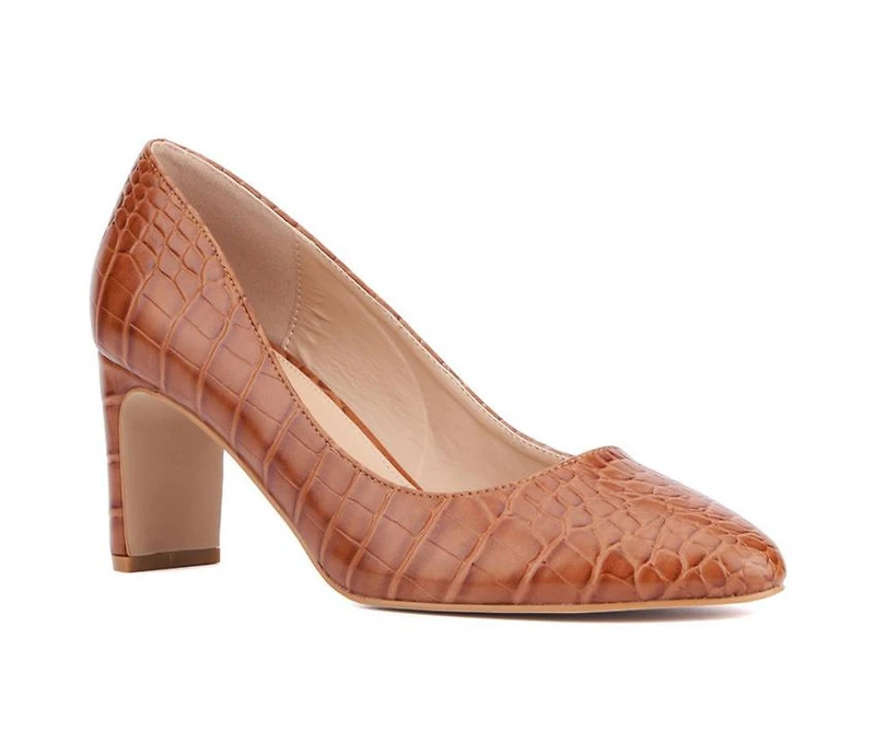 Women's Fashion to Figure Hope Wide Width Pumps