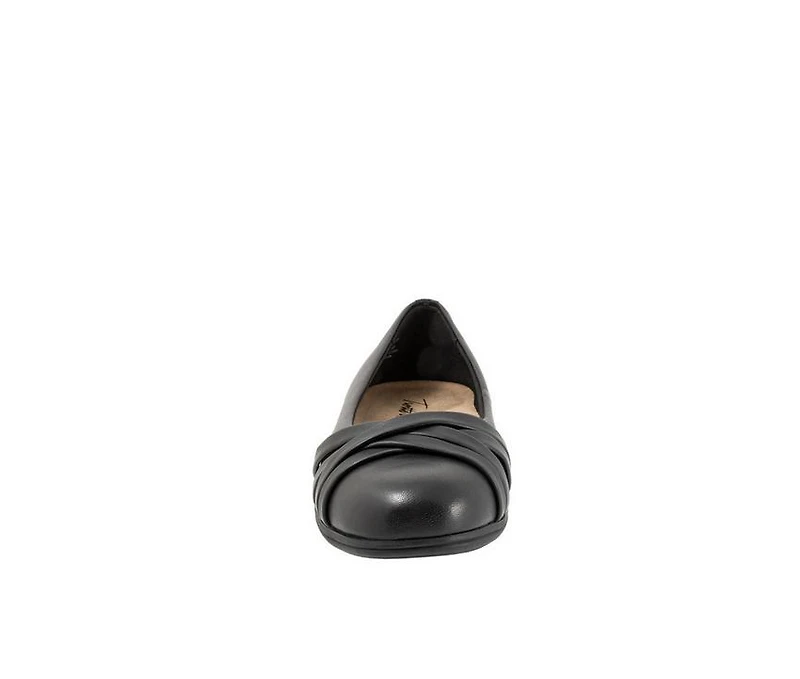Women's Trotters Daphne Flats