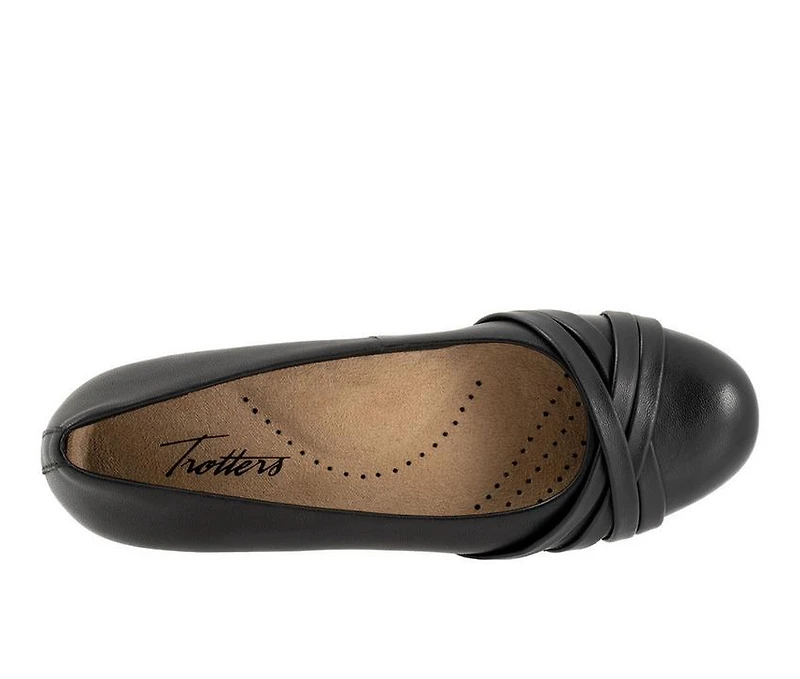 Women's Trotters Daphne Flats
