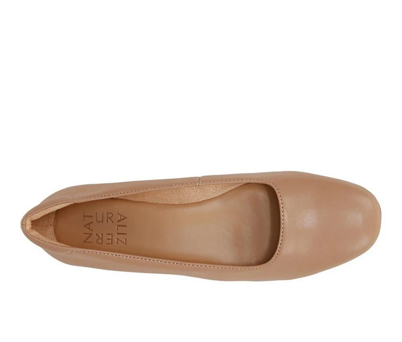 Women's Naturalizer Kari Flats