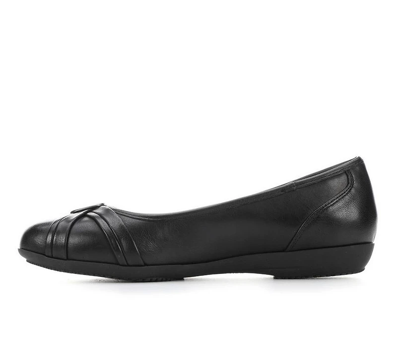 Women's Cliffs by White Mountain Calming Flats