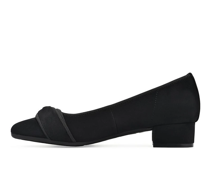 Women's White Mountain Bordeaux Pumps
