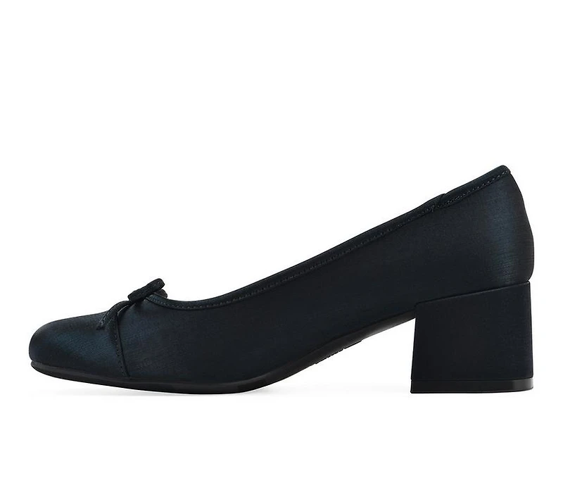 Women's White Mountain Lately Pumps