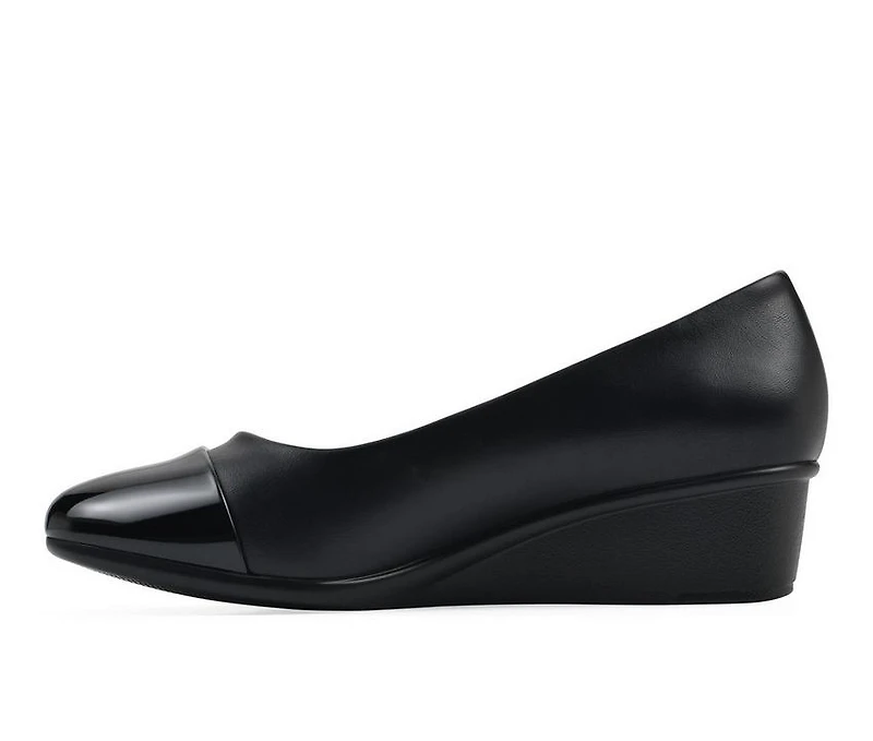 Women's Cliffs by White Mountain Bolivia Wedges