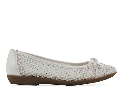 Women's Cliffs by White Mountain Carlicia Flats