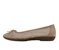 Women's Cliffs by White Mountain Carlicia Flats