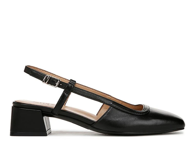 Women's Naturalizer Helena Pumps