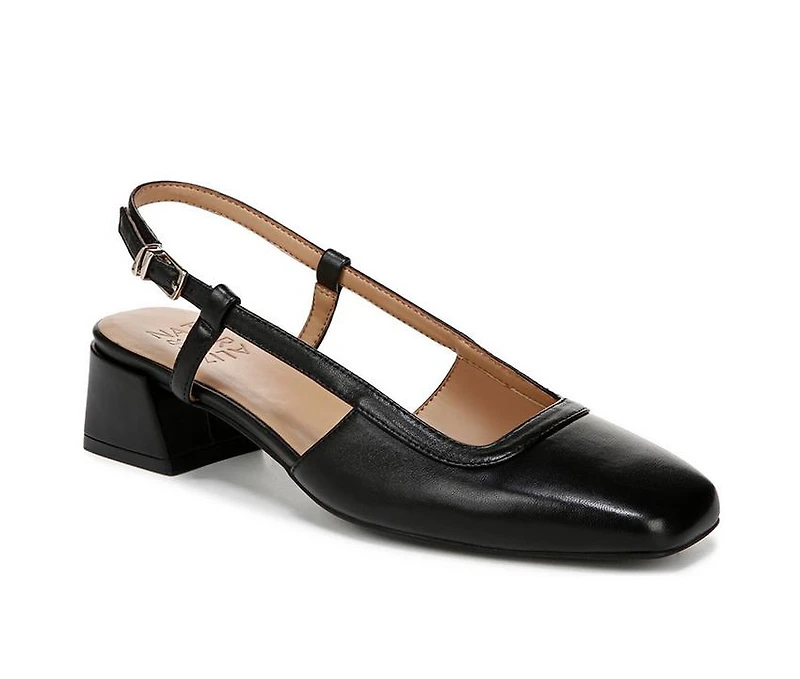 Women's Naturalizer Helena Pumps