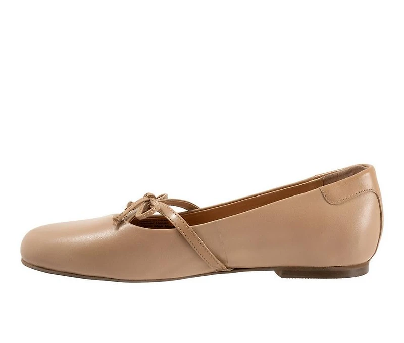 Women's Trotters Carissa Flats