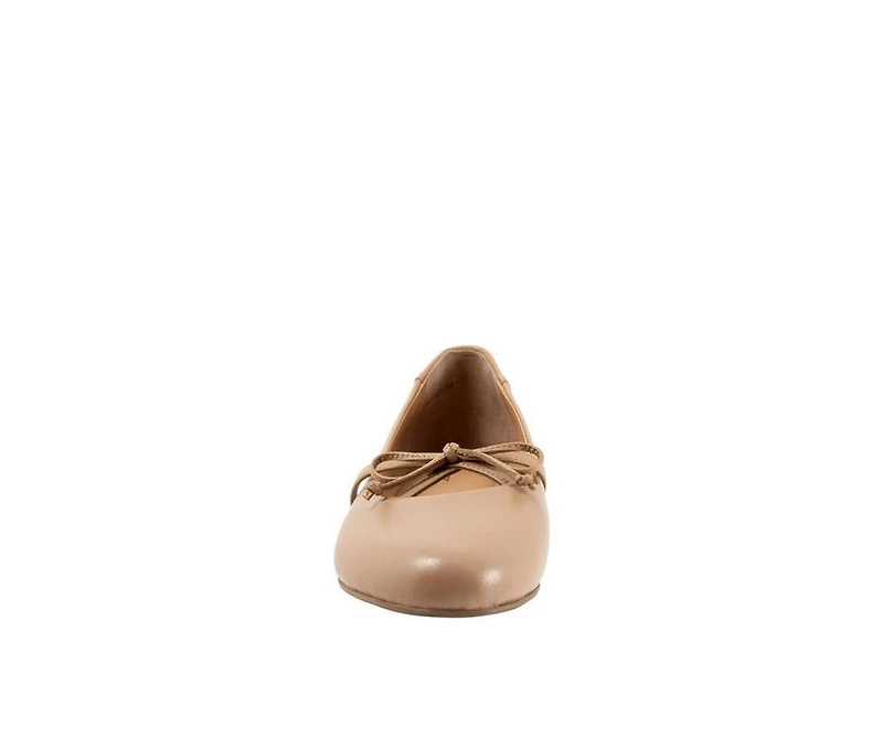 Women's Trotters Carissa Flats