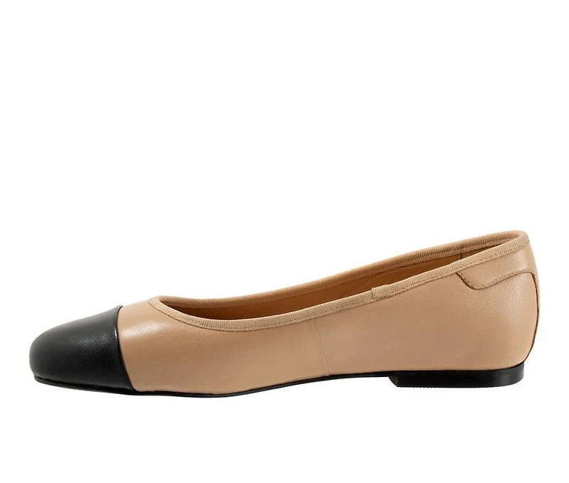Women's Trotters Clara Flats