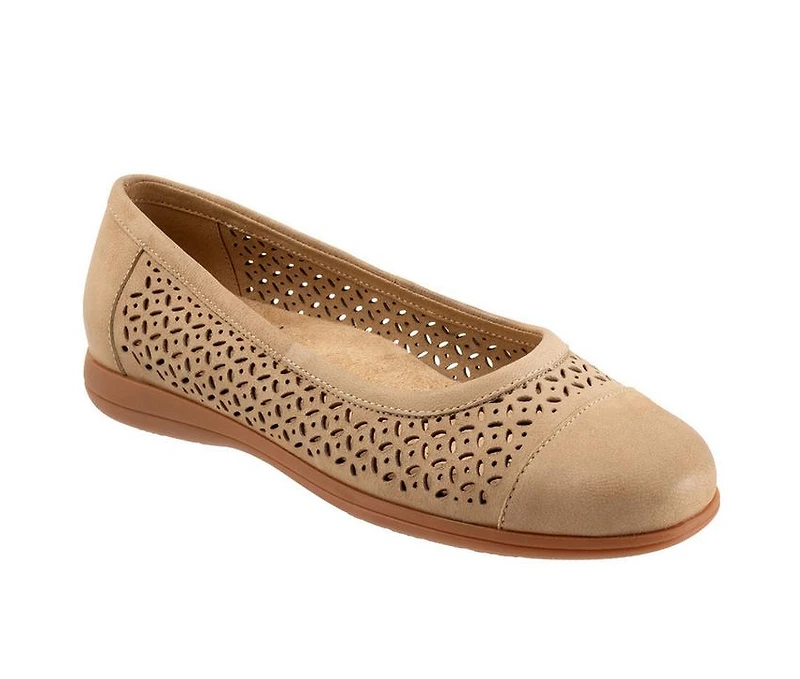 Women's Trotters Delmara Perf Flats