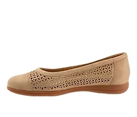 Women's Trotters Delmara Perf Flats