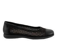Women's Trotters Delmara Perf Flats