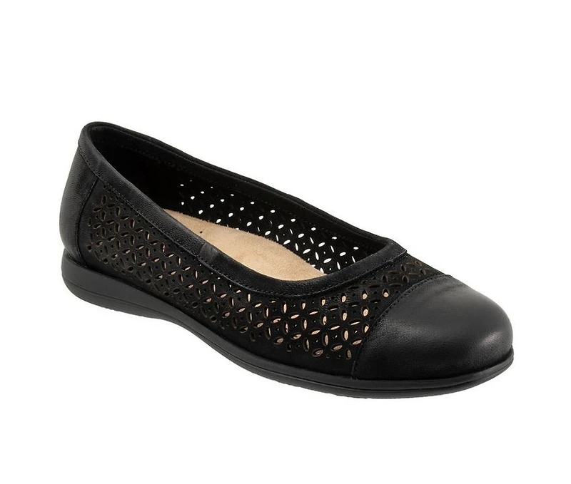 Women's Trotters Delmara Perf Flats