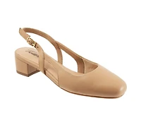 Women's Trotters Dottie Pumps