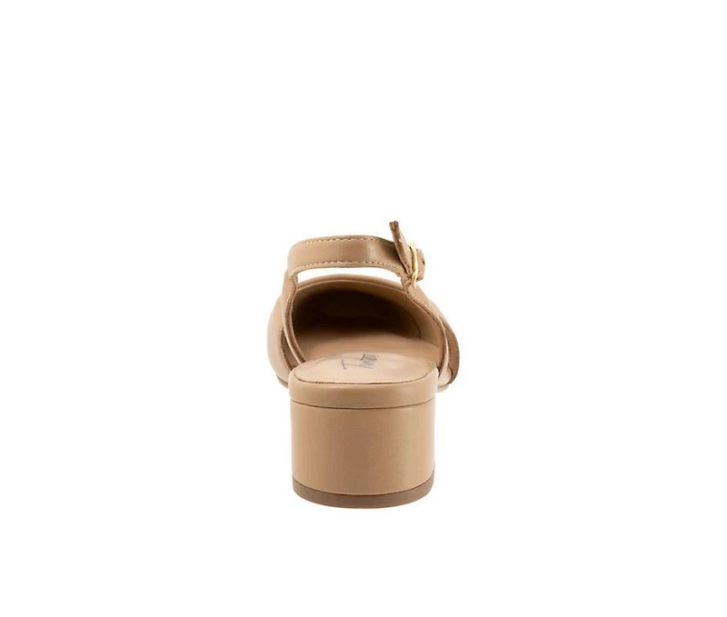 Women's Trotters Dottie Pumps