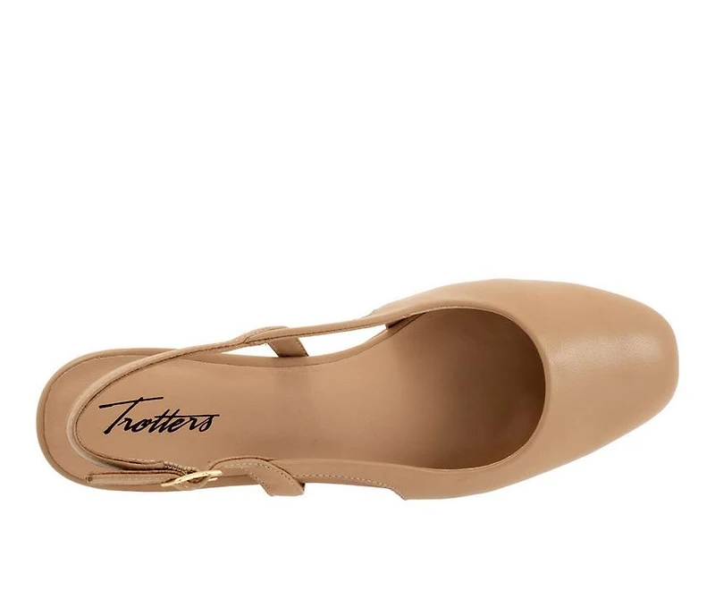 Women's Trotters Dottie Pumps