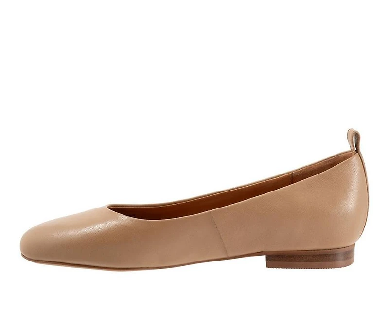 Women's Softwalk Kiris Flats