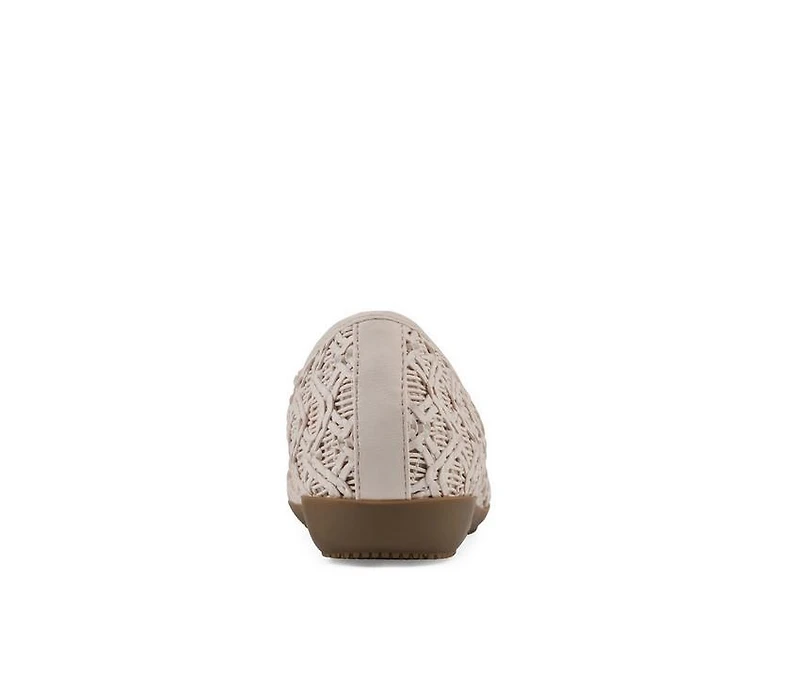 Women's Cliffs by White Mountain Cariann Flats