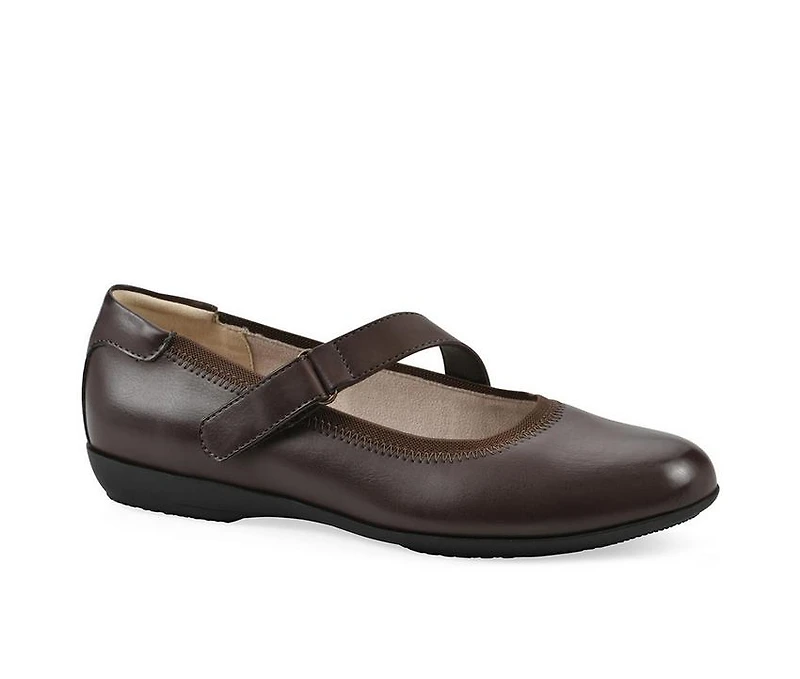Women's Cliffs by White Mountain Carwen Flats