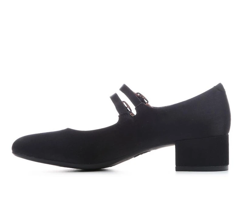 Women's White Mountain Courts Pumps