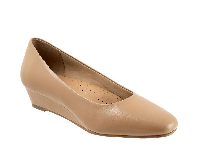 Women's Trotters Denisse Wedges