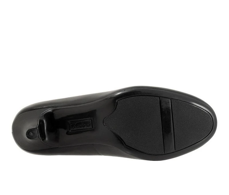 Women's Trotters Lanay Pumps