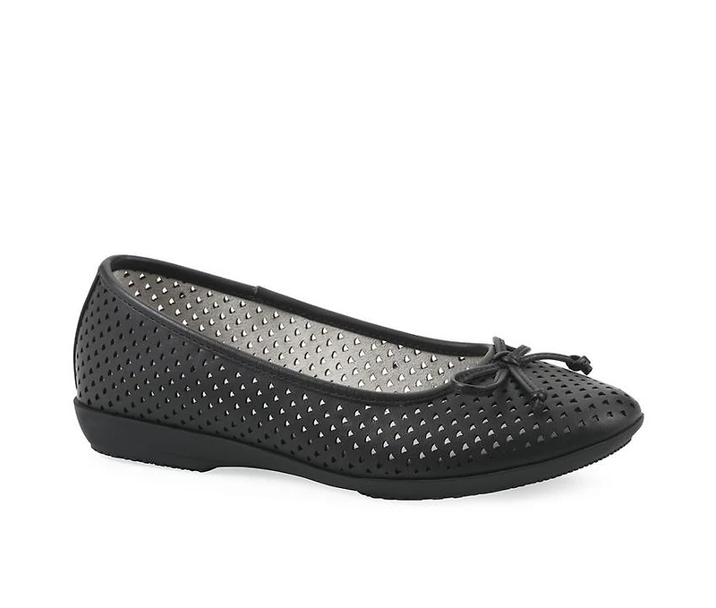 Women's Cliffs by White Mountain Carris Flats