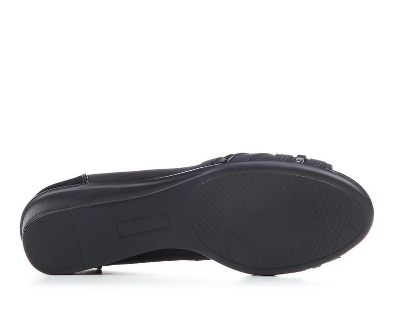 Women's Cliffs by White Mountain Boldest Wedges