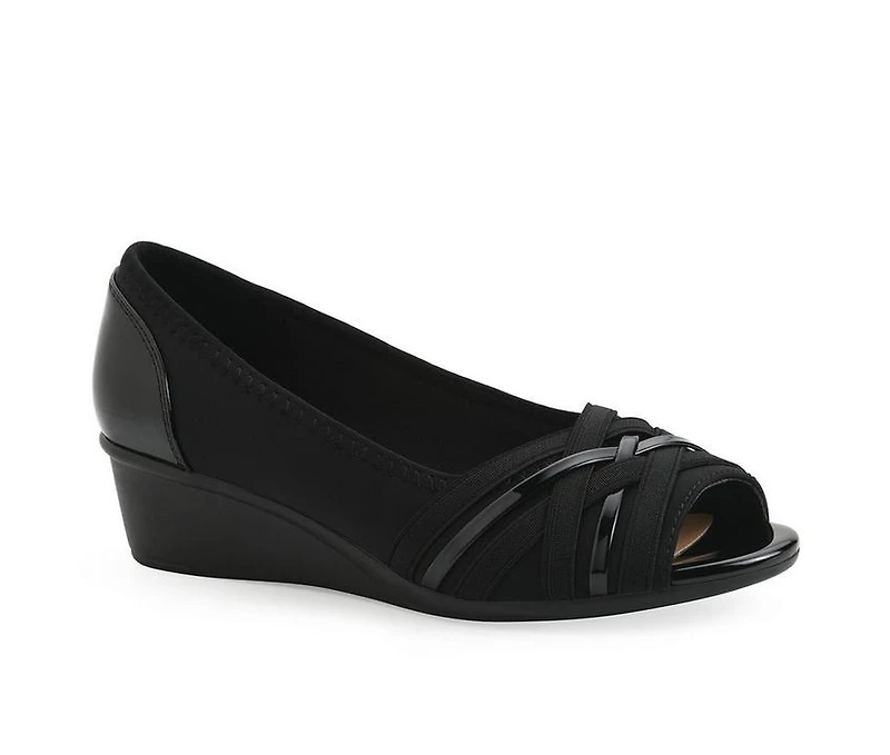 Women's Cliffs by White Mountain Boldest Wedges