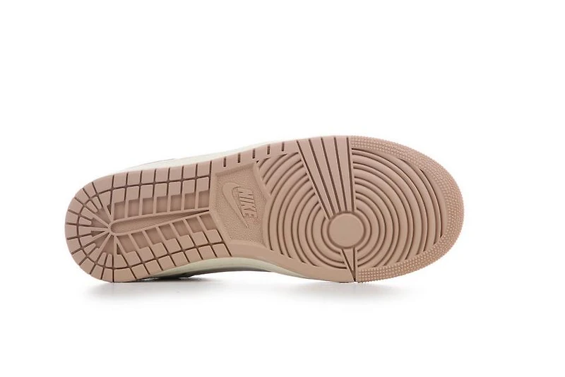 Jordan Skyline Low Leather Sneakers