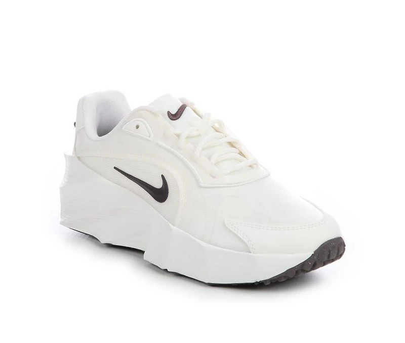 Women's Nike Aura Edge Sneakers