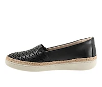 Women's Trotters Accent Perf Flats