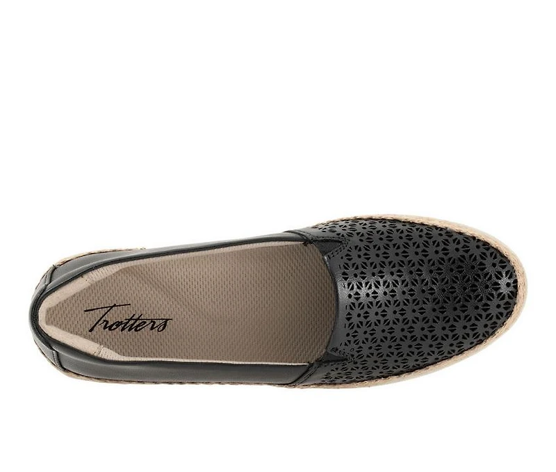 Women's Trotters Accent Perf Flats
