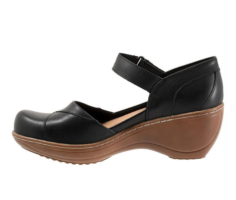 Women's Softwalk Miri Heeled Clogs