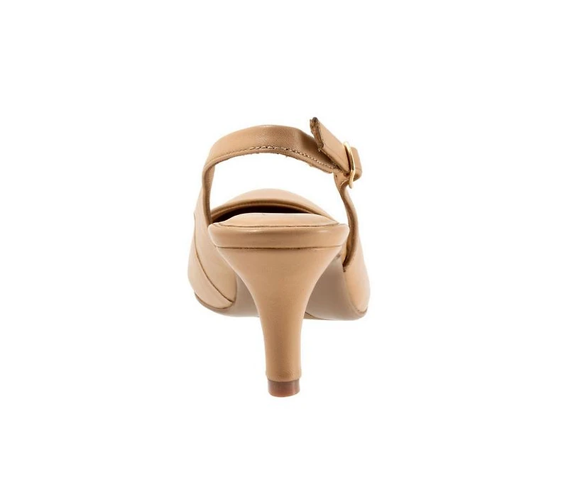 Women's Trotters Lexi Pumps